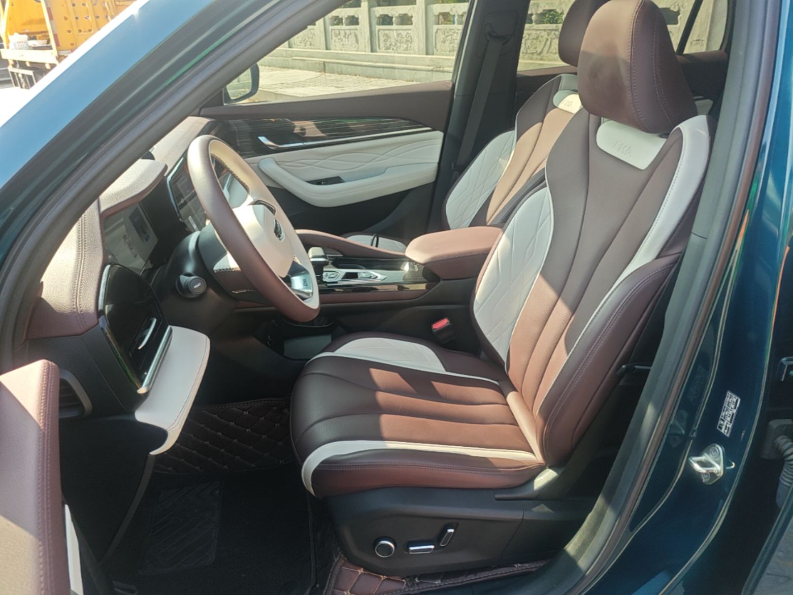Geely Auto Monjaro L 2021 2.0TD DCT EVO Two-Wheel Drive Prestige Version — снимка 17