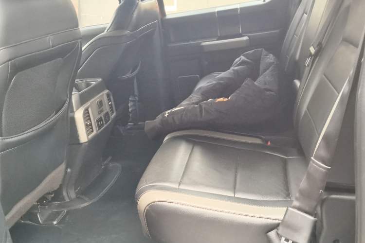 Used Ford F-150 Raptor 2017 3.5T Raptor Performance Enhanced Edition Interior 4