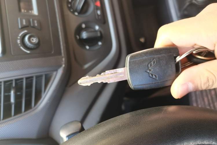 Used Wuling Hongguang V 2019 1.5L Jingqu Version China VI LAR
