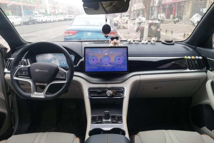 Used BYD Song PLUS New Energy 2023 Champion Edition DM-i 110KM Flagship PLUS Center Console