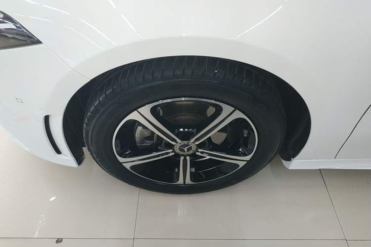 Used Mercedes-Benz A-Class 2022 Revised Version A 200 L Sport Sedan Fashionable Style Exterior 4