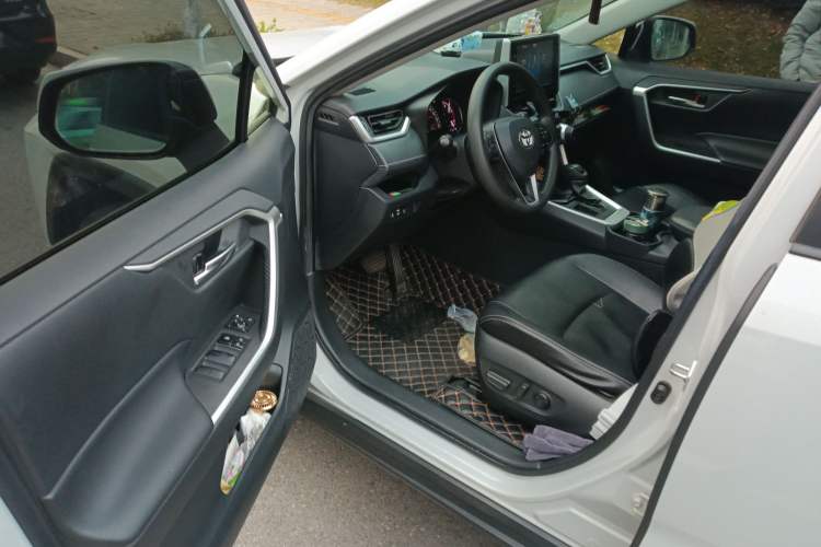 Used Toyota RAV4 2020 2.0L CVT Two-Wheel Drive Fashion Edition