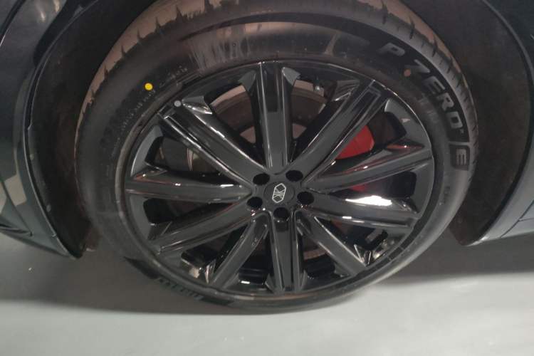 Used Hima Luxeed R7 2024 All-Electric 736 km Ultra
