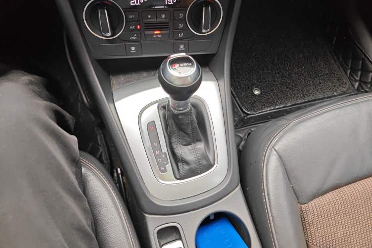Used Audi Q3 2017 30 TFSI Fashion Model Gear Lever
