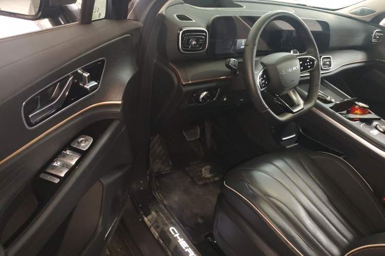 Used Chery Tiggo 9 2023 2.0T Automatic Two-Wheel Drive Prestige Edition 5 Seats Driver Seat