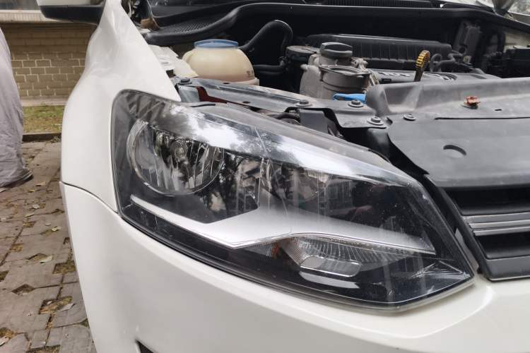 Used Volkswagen Polo 2013 1.6L Automatic Comfort Edition Right Front Headlight