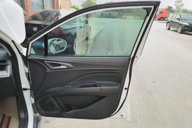 Used NETA V 2021 Standard Range Entertainment Version – Upgraded Model Right Front Door Interior