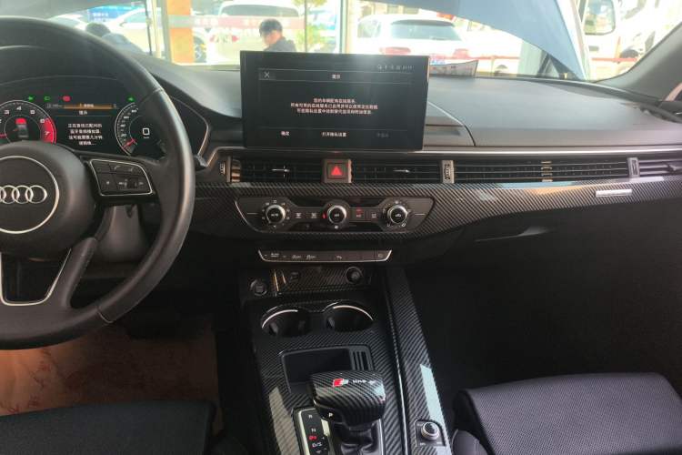 Used Audi A4L 2020 40 TFSI Fashion Dynamic Model Audio And AC Panel