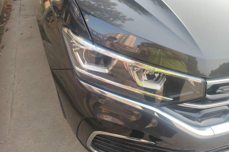 Used Volkswagen Tayron X 2020 380TSI Four-Wheel Drive Flagship Smart Connectivity Version Right Front Headlight