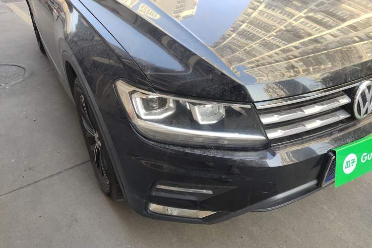 Used Volkswagen Tiguan L 2019 Updated Version 330TSI Automatic Two-Wheel Drive Panoramic Comfort Edition China VI Standard Right Front Headlight