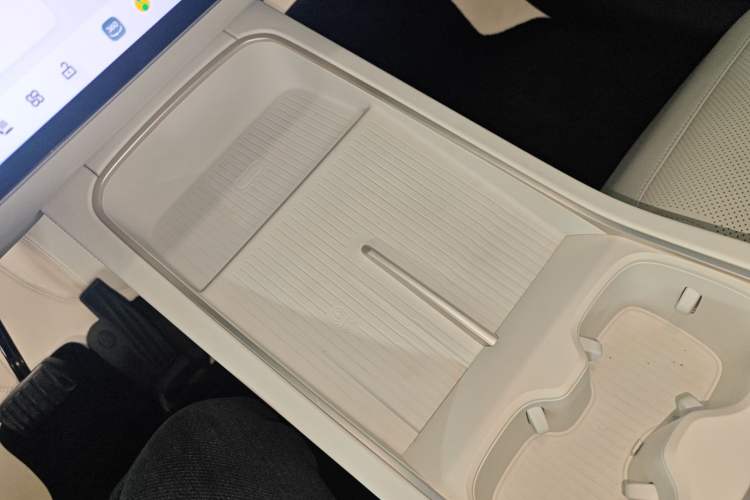 Used ONVO L60 2024 60 kWh Rear-Drive Version
