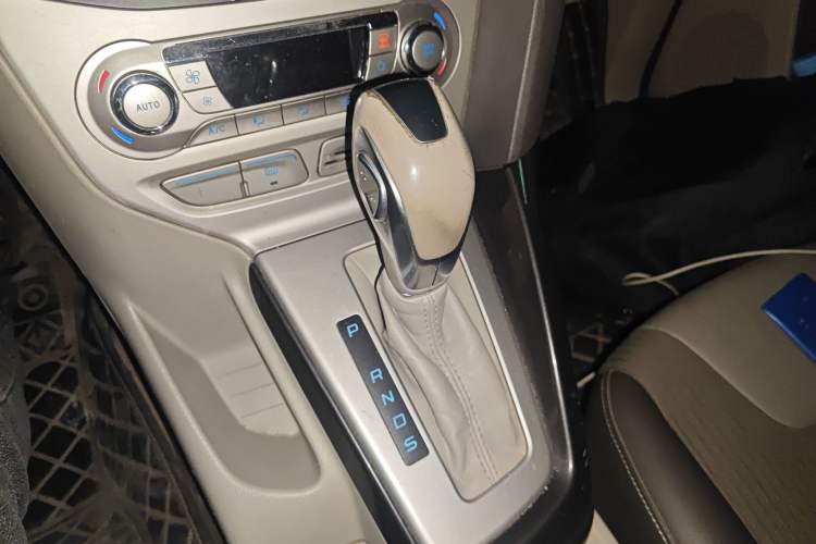 Used Ford Focus 2012 Sedan 1.6L Automatic Fashion Edition
