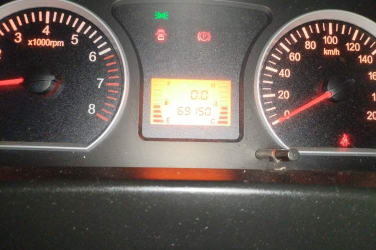 Used FORTHING Lingzhi 2016 V3 1.5L 7-Seater Standard Model China V Emission Standard
