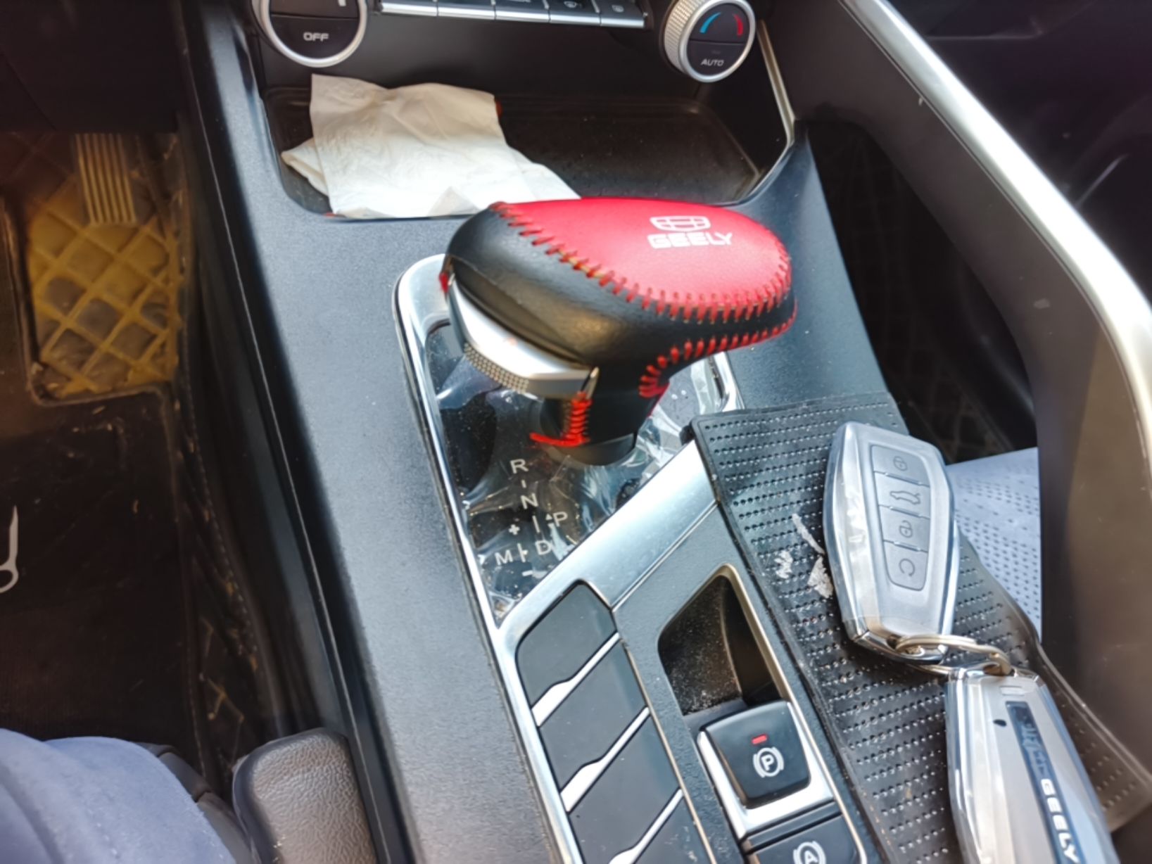 Geely Auto Coolray 2024 1.5T DCT Longteng Edition — снимка 16