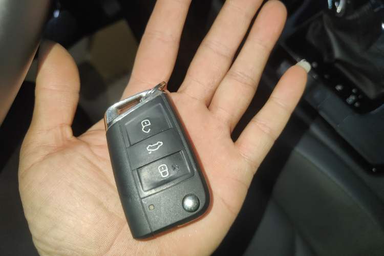 Used Volkswagen Tiguan L 2021 330TSI Automatic Two-Wheel Drive Smart Edition
