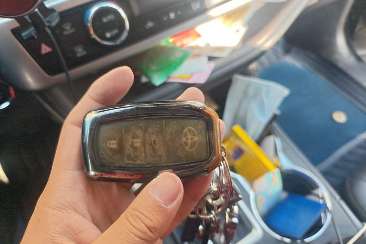 Used Toyota Highlander 2018 2.0T Four-Wheel Drive Luxury Version 7 Seats China VI Standard
