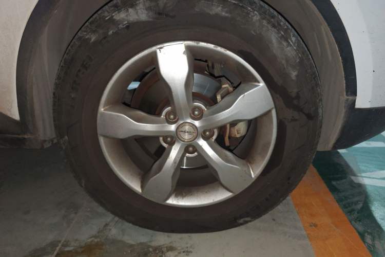 Used Zotye Domy X5 2015 1.5T Manual Luxury Version China IV Standard Right Front Wheel Hub