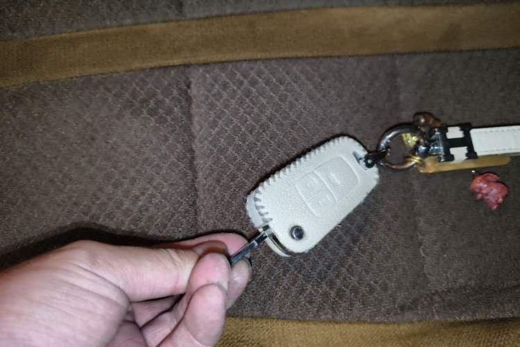 Used Chevrolet Monza 2021 320 Automatic Enjoyment Sunroof Edition Vehicle Key