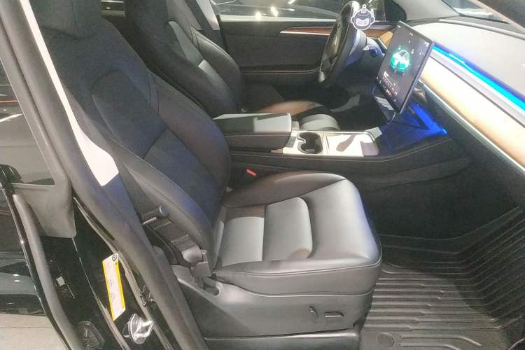 Used Tesla Model Y 2023 Rear-Wheel-Drive Version