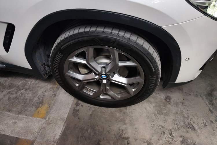 Used BMW X3 2019 xDrive28i Luxury Package Right Front Wheel Hub