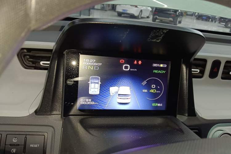 Used Wuling Hongguang MINIEV 2021 Macaron Fashion Model Lithium Iron Phosphate
