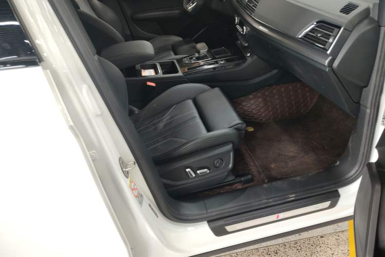 Used Audi Q5L 2023 40T Luxury Dynamic Model
