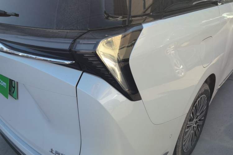 Used Buick GL8 New Energy 2024 Lu Zun Luxury Edition 7-Seater
