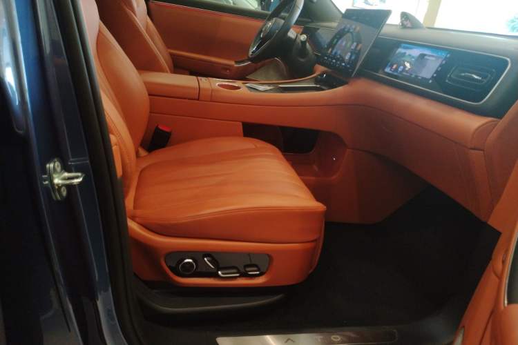 Used Hima AITO M7 2026 Model Range-Extending Ultra All-Wheel Drive 5-Seater Version Right Front Seat