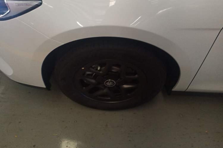 Used BYD Qin PLUS 2025 DM-i Smart Drive 55KM Leading Model Left Front Wheel Hub