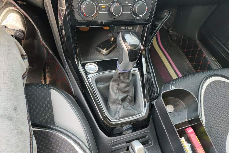 Used Volkswagen Tacqua 2021 1.5L Automatic Yue Zhi Lian Edition Gear Lever