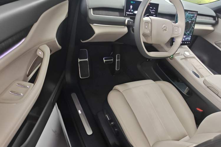 Used Nio ES8 2023 75 kWh Executive Edition Driver Seat