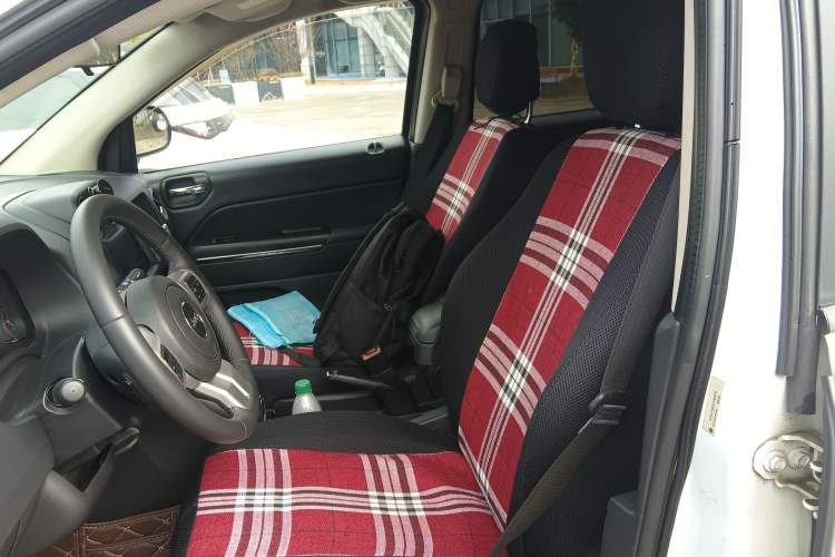 Used Jeep Compass 2014 2.4L four-wheel drive sport version
