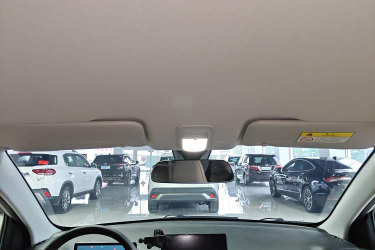 Used Wuling Bingo PLUS 2024 330 km Range Five-Seater Version