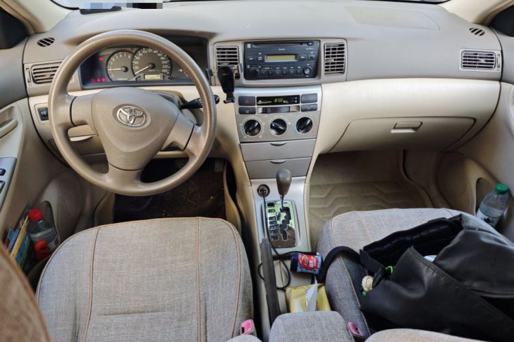 Used Toyota Corolla EX 2011 1.6L Automatic Classic Edition Center Console