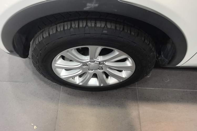 Used Land Rover Discovery Sport 2019 240 PS SE Version China VI Standard
