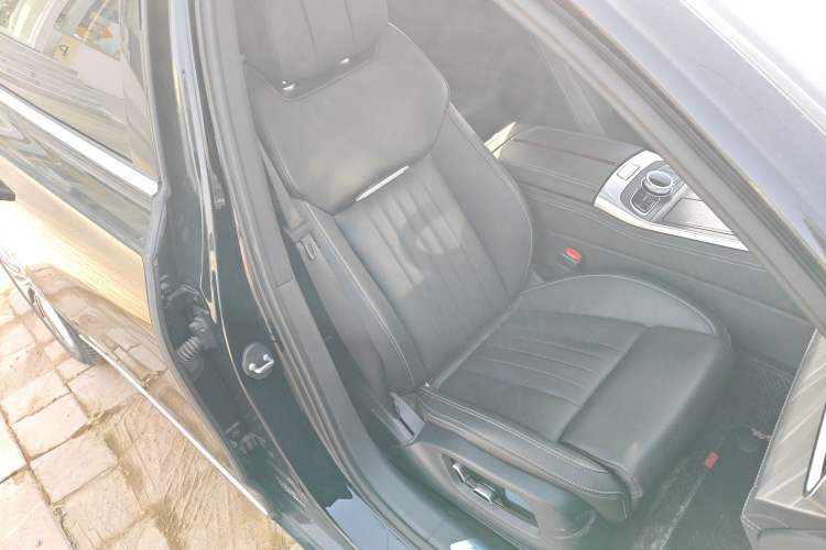 Used Hongqi H9 2023 2.0T Smart Connect Flagship Edition
