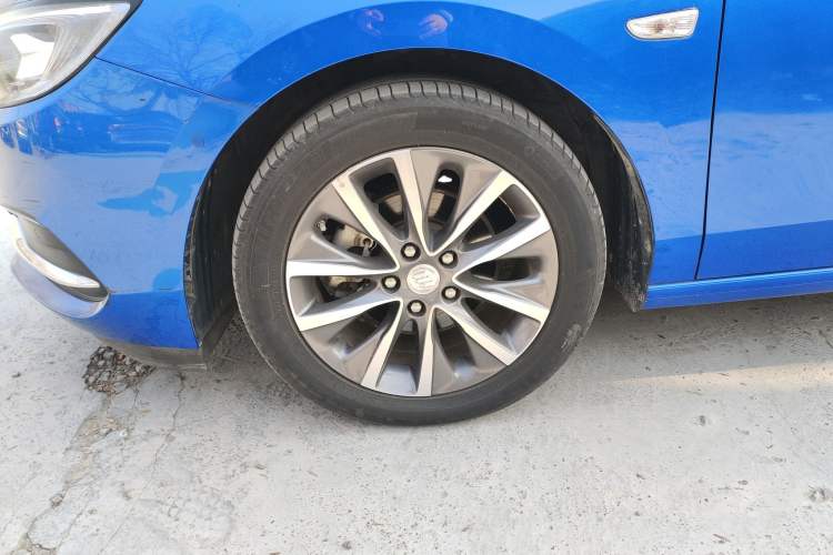 Used Buick GL6 2018 18T 6-Seater Prestige Model
