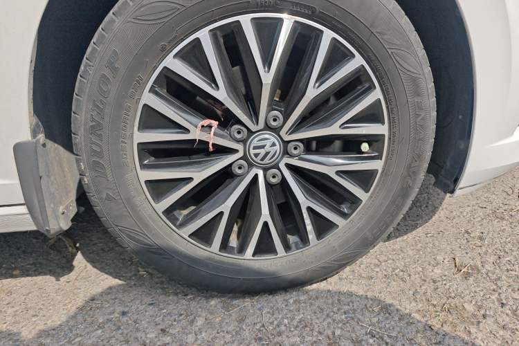 Used Volkswagen Sagitar 2020 280TSI DSG Comfort Version China VI Standard Right Front Wheel Hub