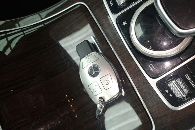 Used Mercedes-Benz GLC 2018 GLC 260 4MATIC Luxury Model
