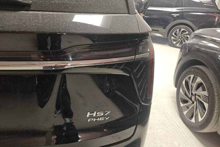 Used Hongqi HS7 PHEV 2024 2.0T PHEV Four-Wheel Drive Flagship Edition 6 Seats
