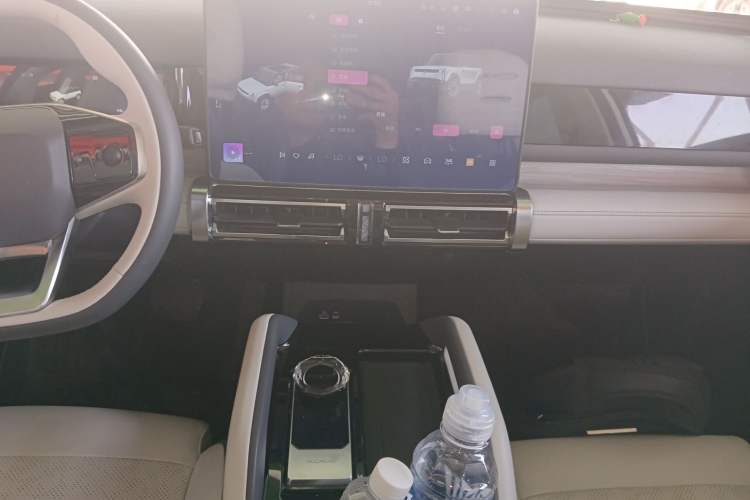 Used iCAR 03 2024 501km Four-wheel Drive Long-Range Advanced Version Audio And AC Panel