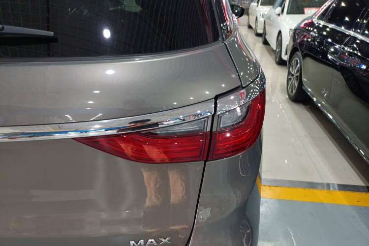 Used BYD Song MAX New Energy 2019 DM 1.5T Smart Connect Zhiyao Model 6-Seater China V Emission Standard Right Rear Taillight
