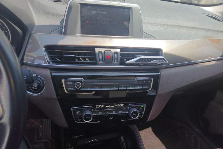 Used BMW X1 2018 sDrive18Li Luxury Model
