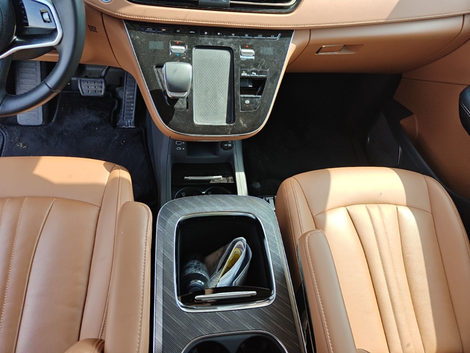 Hongqi HQ9 PHEV 2024 2.0T Four-Wheel Drive Business Edition — снимка 16