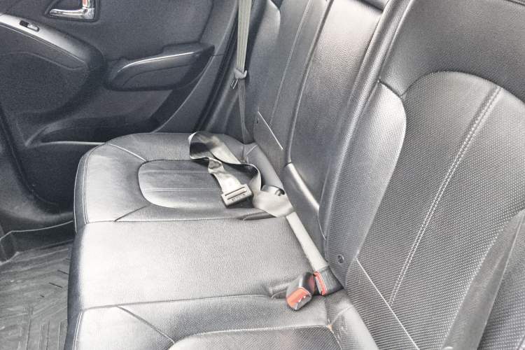 Used Hyundai ix35 2015 2.0L Automatic 2WD Smart Version China V Standard
