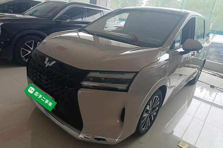 Used Wuling Starlight 730 2025 Model Plug-in Hybrid 125km Luxury Edition