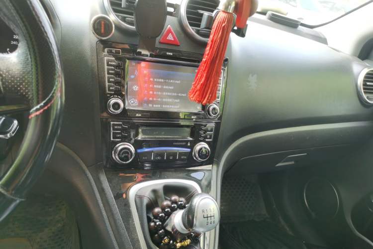 Used Haval H6 2015 Upgraded Model 1.5T Manual Two-Wheel Drive Elite Version