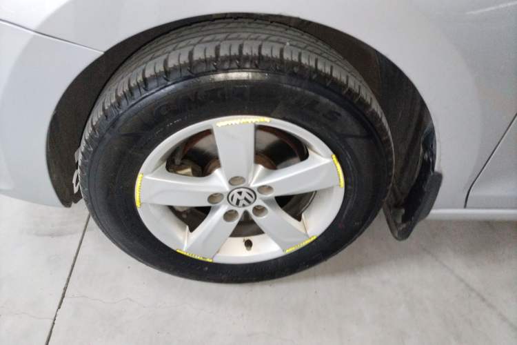 Used Volkswagen Santana 2015 1.4L Manual Fashion Edition Left Front Wheel Hub