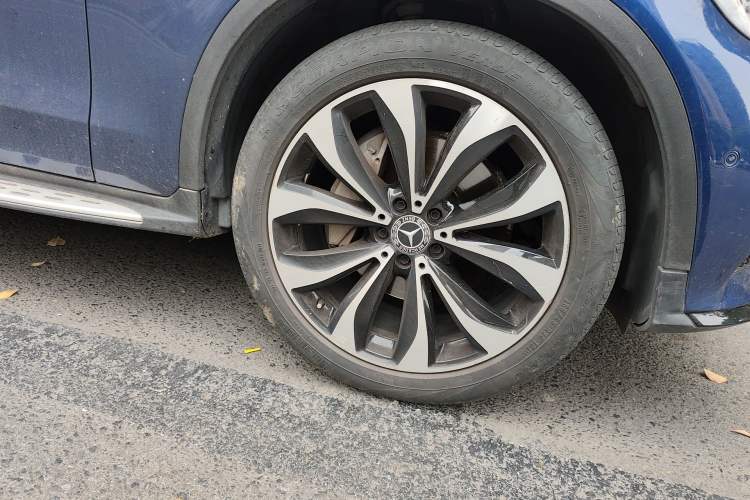 Used Mercedes-Benz GLC Coupe 2017 GLC 260 4MATIC Coupe SUV Right Front Wheel Hub