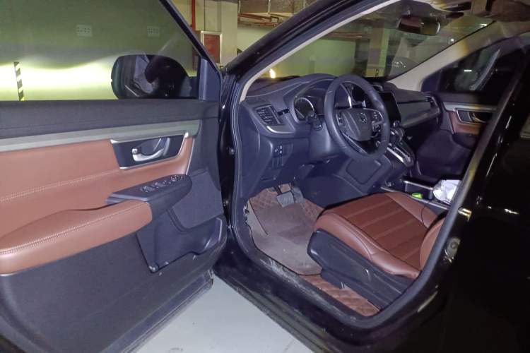 Used Honda CR-V 2021 240TURBO CVT 2WD Comfort Version Interior 3